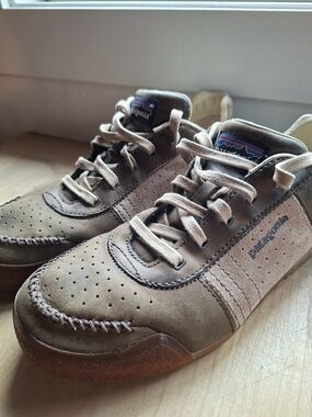 Patagonia Men’s Brown Suede Casual Sneakers